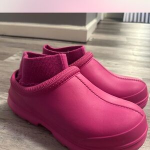 UGG Pink Slippers with Knit Collar and Flat Sole